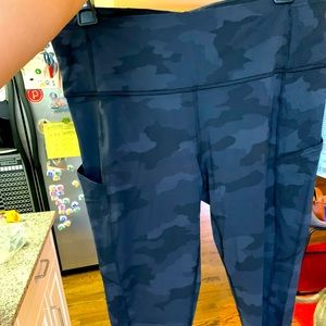 Lululemon FAST AND FREE HIGH-RISE CROP 23" - Size 12